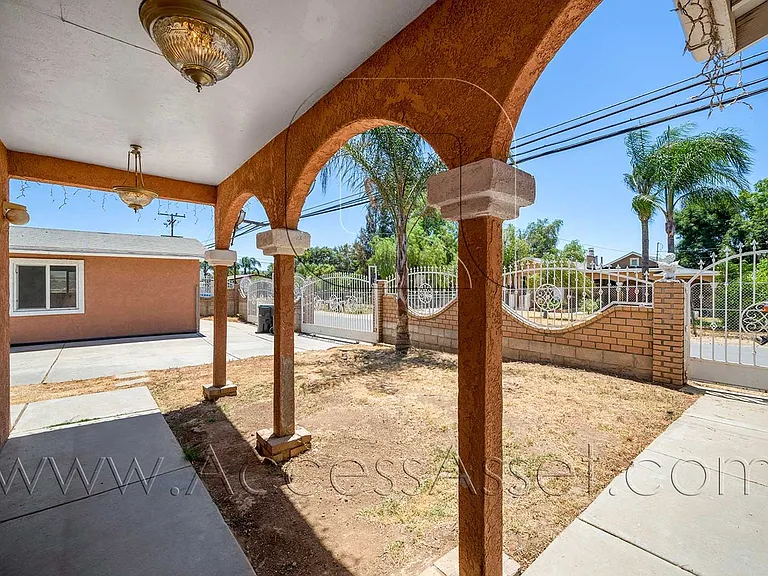 23865 Goetz Dr — Photo 18