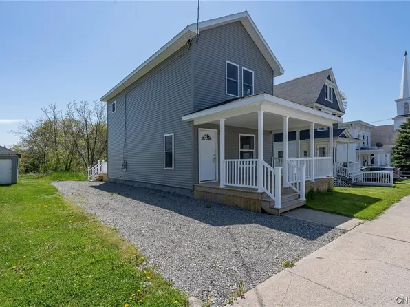 6 Rock St, Alexandria Bay, NY 13607