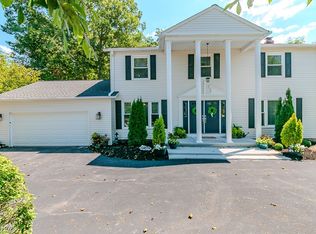 7933 Oakridge Dr, Concord Township, OH 44060