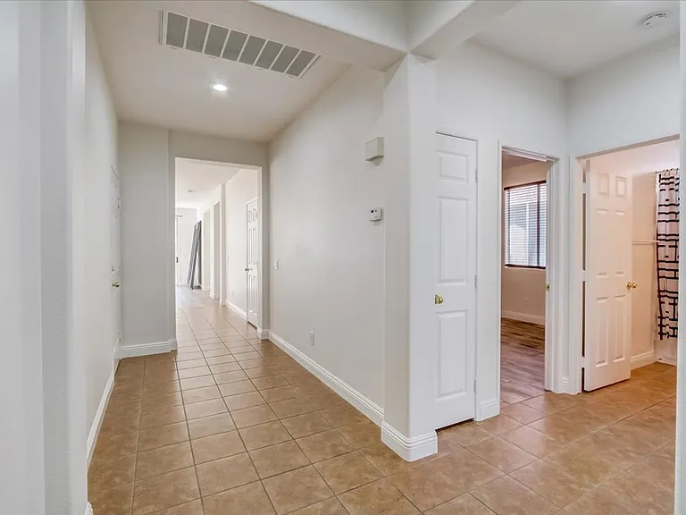 10948 Positano St — Photo 4