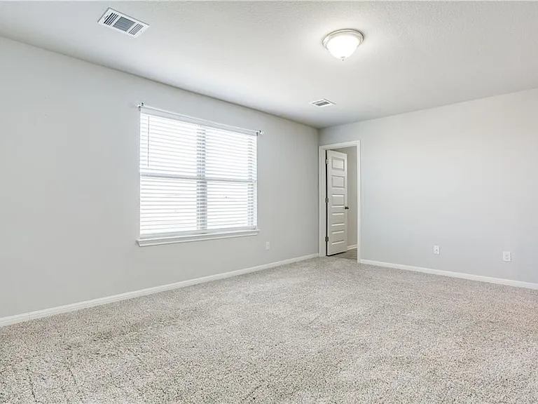 121 Quiet Man Dr — Photo 8