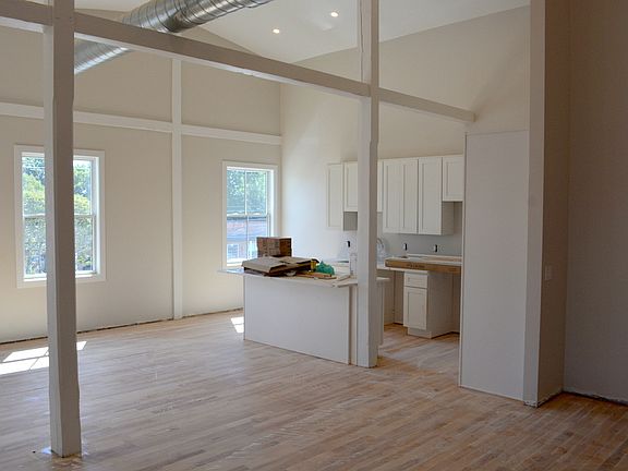 3rd image of 461 Main St #202