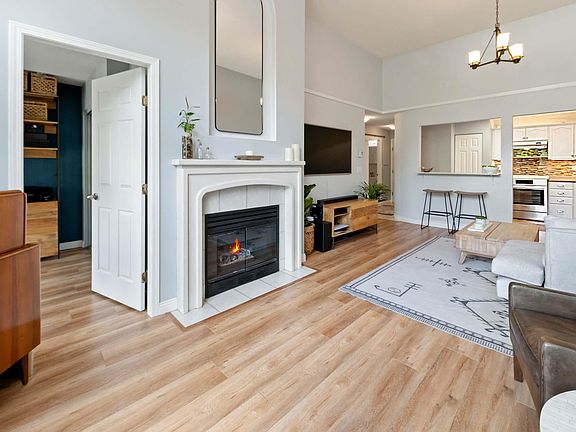 5th image of 301 Maude Rd #606