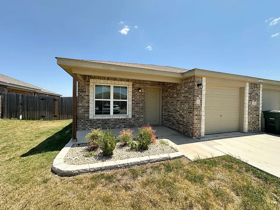 1821 Clovis Dr