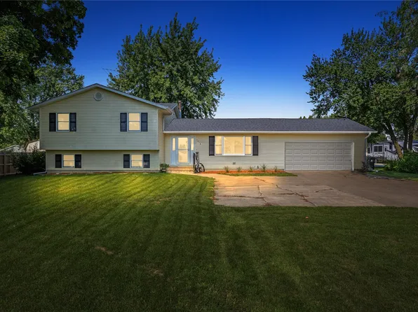 1309 Plum St, Tipton, IA 52772