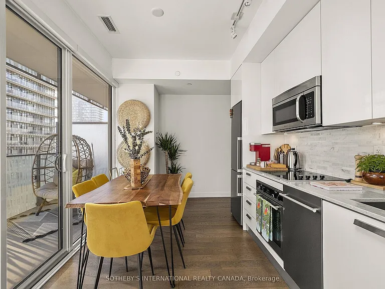 42 Charles St E #1702 — Photo 11