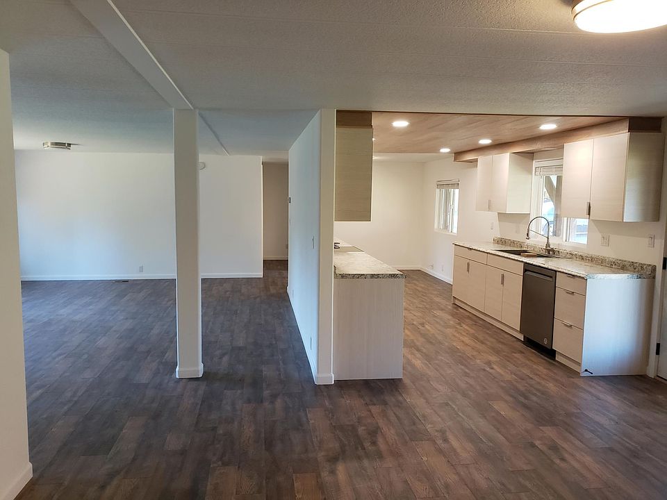 living room/kitchen