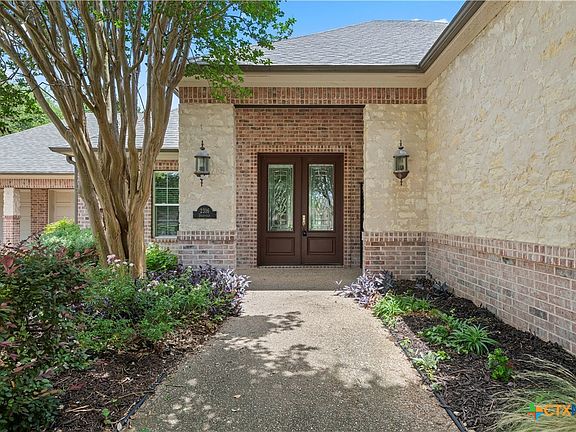 3rd image of 2316 Deerfield Dr