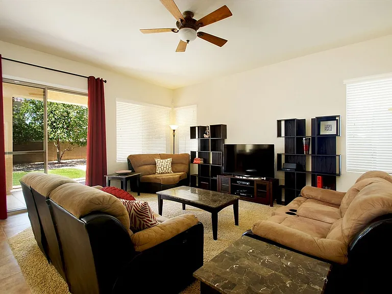 239 W Desert Ave — Photo 18