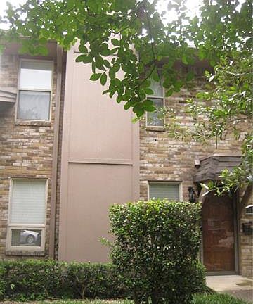 2nd image of 10728 Sandpiper Ln #20