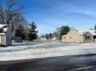 808 N 2nd St, Kentland, IN