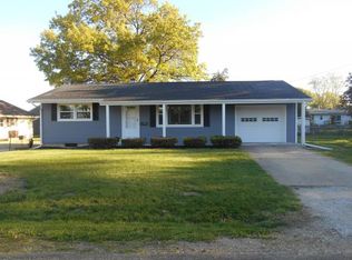 1805 Grant Ave, Charleston, IL 61920