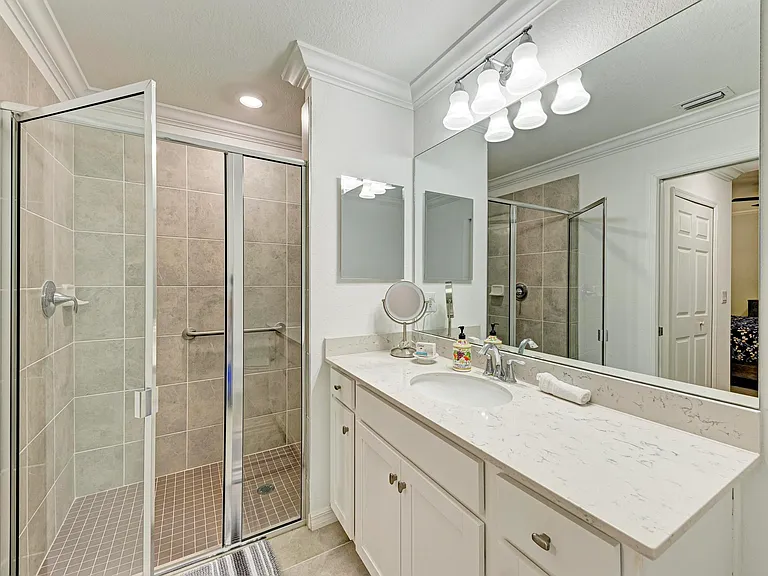 18028 Gawthrop Dr — Photo 31