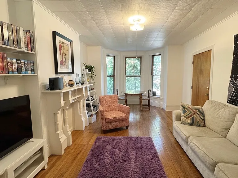 30 Beacon St #1 — Photo 1