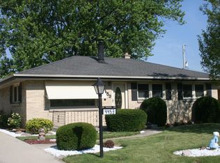 4453 S 64th St, Greenfield, WI 53220