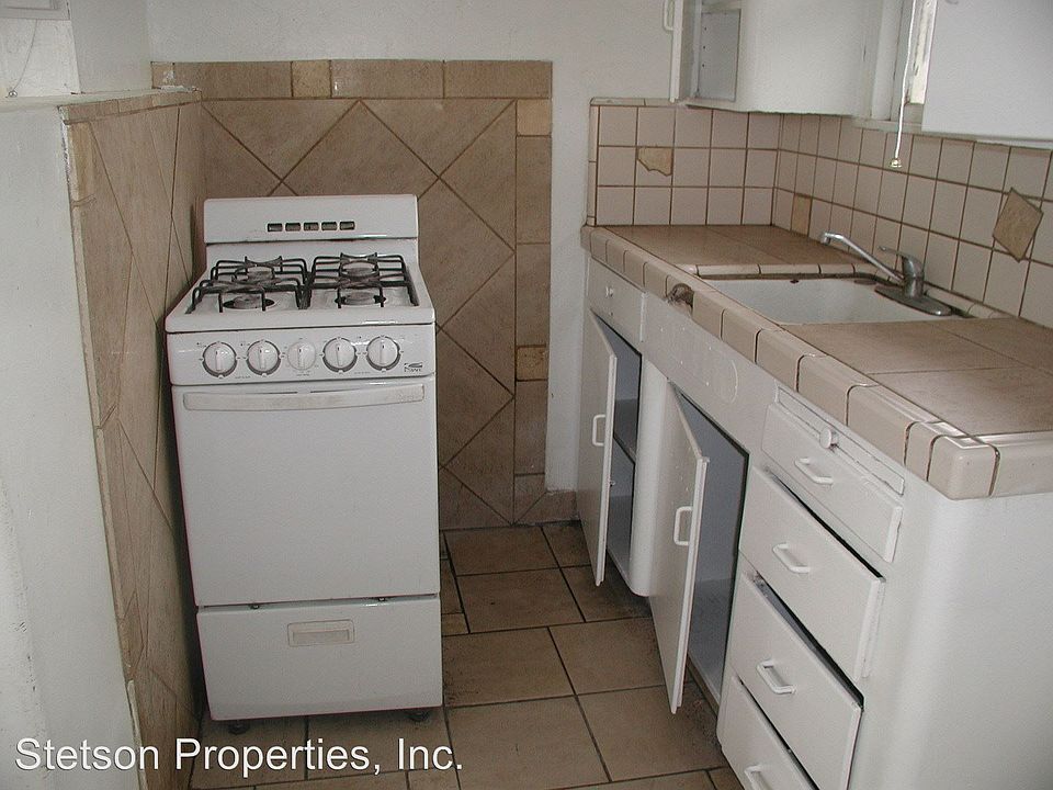 2nd image of 931 Cleo Ave
