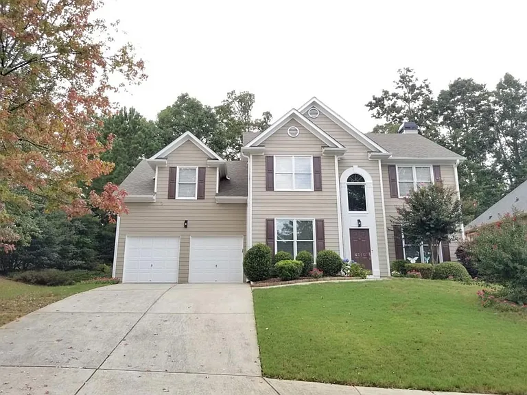 4310 Canterbury Walk Dr — Photo 1