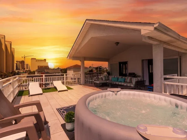 1524 S Ocean Blvd #Penthouse 32, North Myrtle Beach, SC 29582