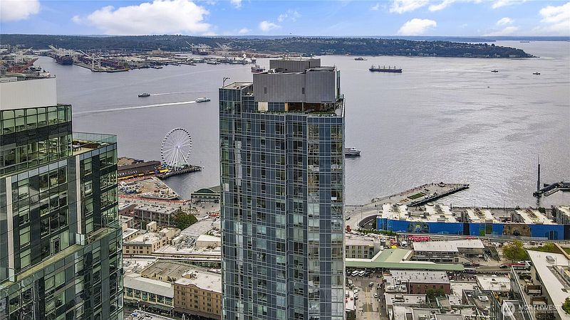 2nd image of 121 Stewart Street #3504