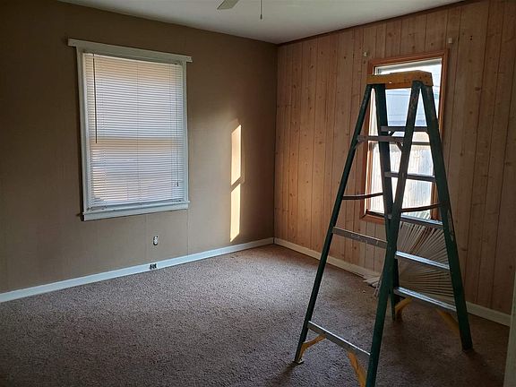 5th image of 1019 Brown St