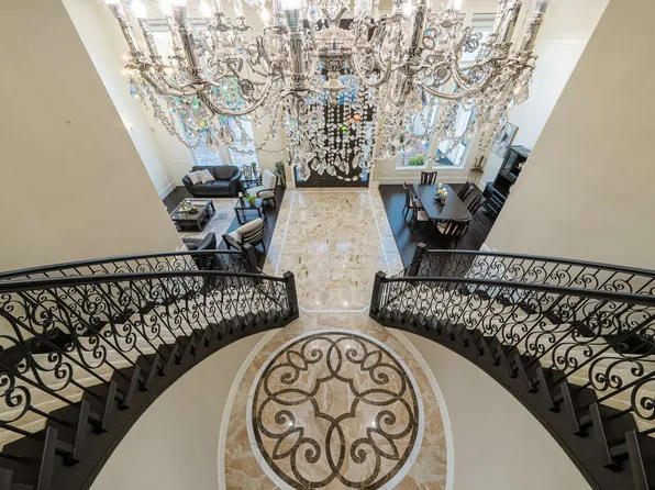 13371 Blundell Rd, Richmond, BC V6W 1B6