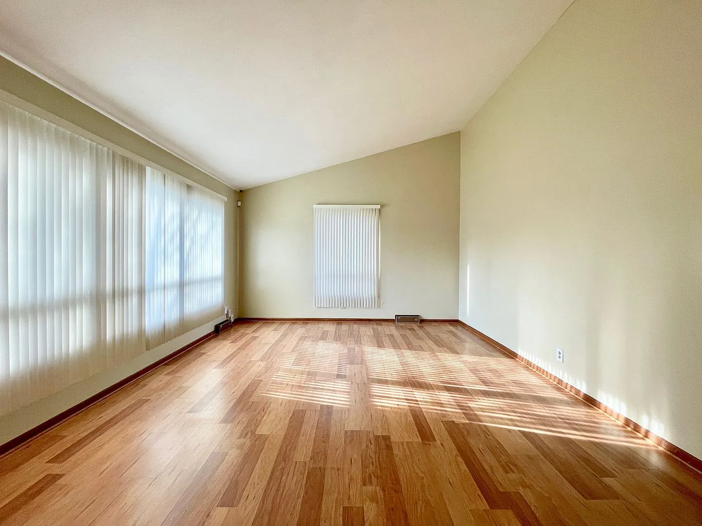 4 bed, 2.5 bath, 2394 sqft, $2,495 — Photo 4