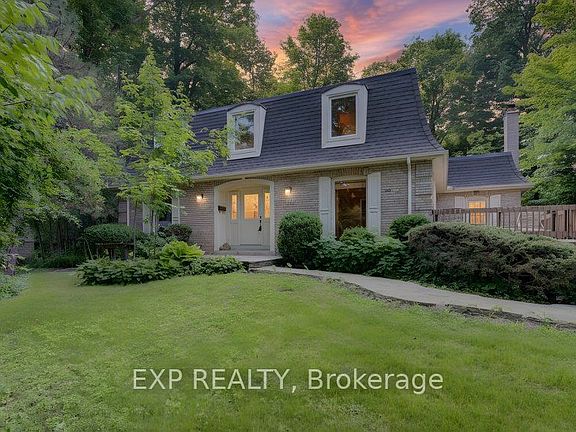 2nd image of 318 W Shakespeare Pl