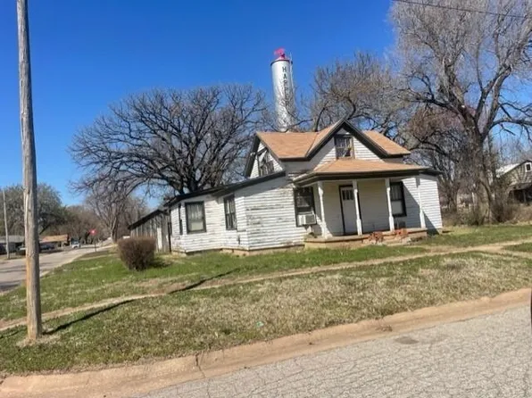 1022 Walnut St, Harper, KS 67058