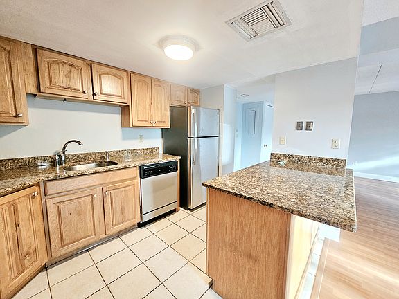 5th image of 85 Brainerd Rd APT 516