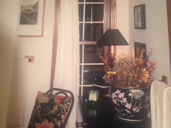 Main bath window nook 