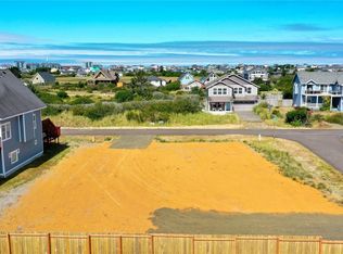 413 S Portal Loop SW, Ocean Shores, WA 98569