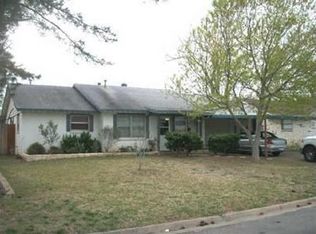 804 S Mills Dr, Euless, TX 76040