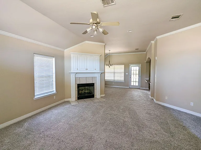 2518 Brookhaven Dr — Photo 2