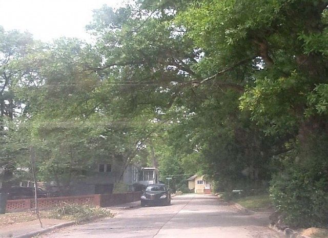 2nd image of 1068 Clay Ave