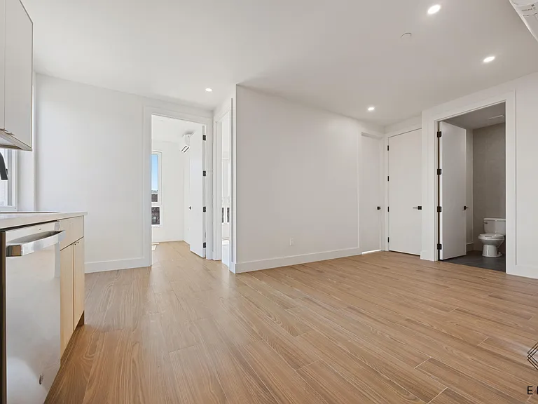 942 New York Ave #2C — Photo 5