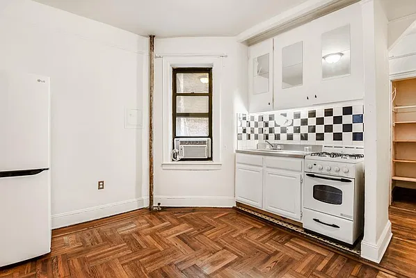 Rented by R New York | media 3