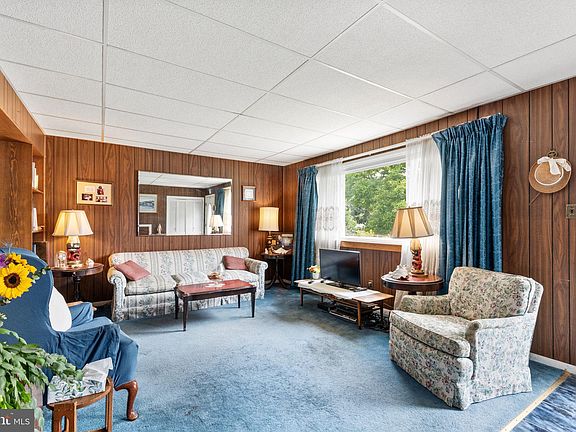 3rd image of 50 Clement Dr