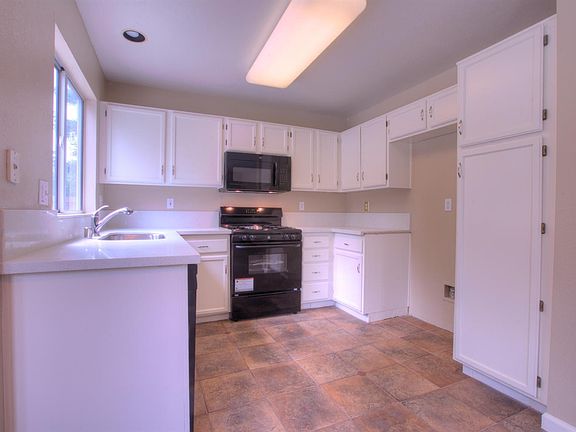 5th image of 7006 La Costa Ct