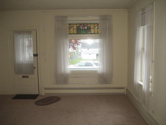 5th image of 837 Washington Ave