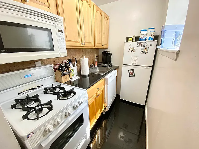135 Charles St #LA — Photo 3