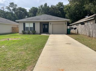 3185 Maple St, Crestview, FL 32539
