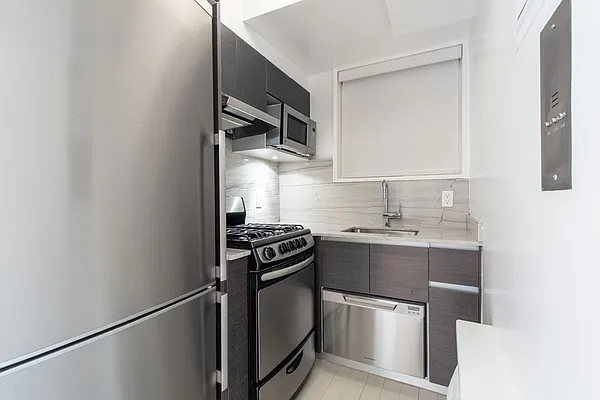 Rented by Stonehenge NYC LLC | media 49