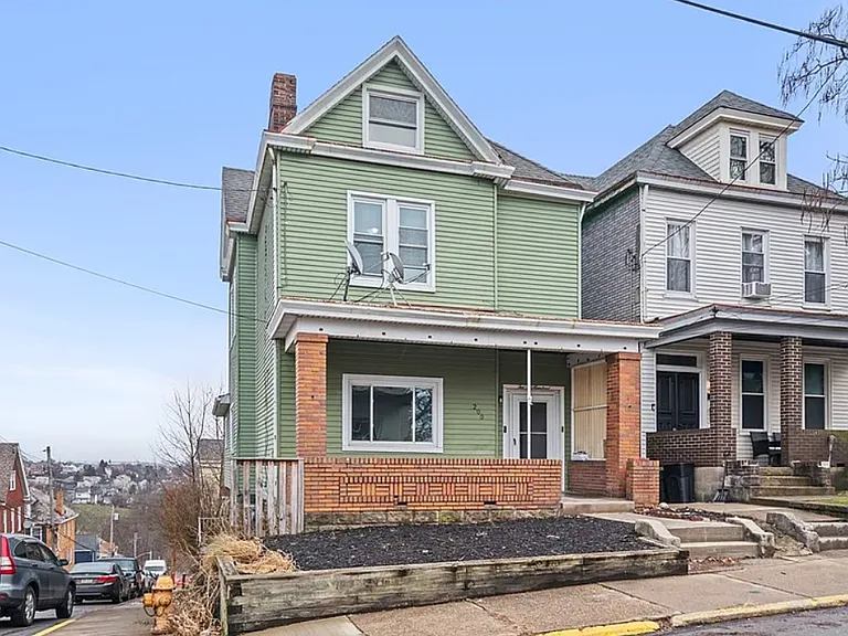 200 Moye Pl — Photo 2