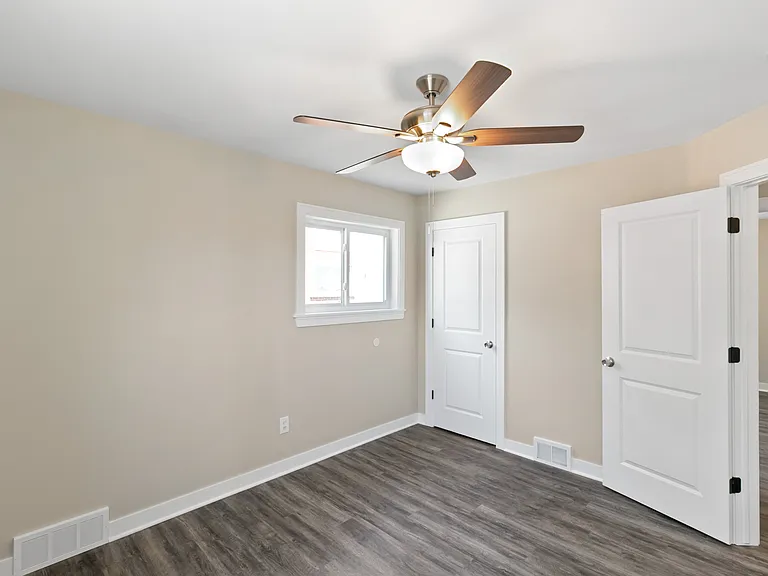 Pinehurst Manor — Photo 20