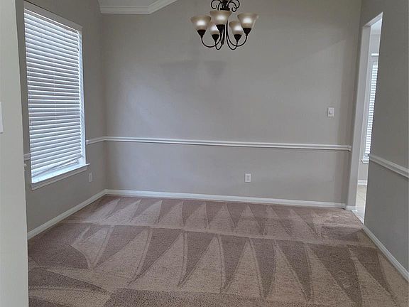 2nd image of 2203 Winchester Lk