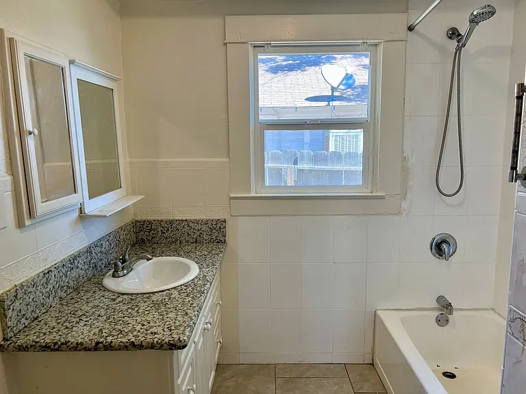 1321 N Calaveras St — Photo 11