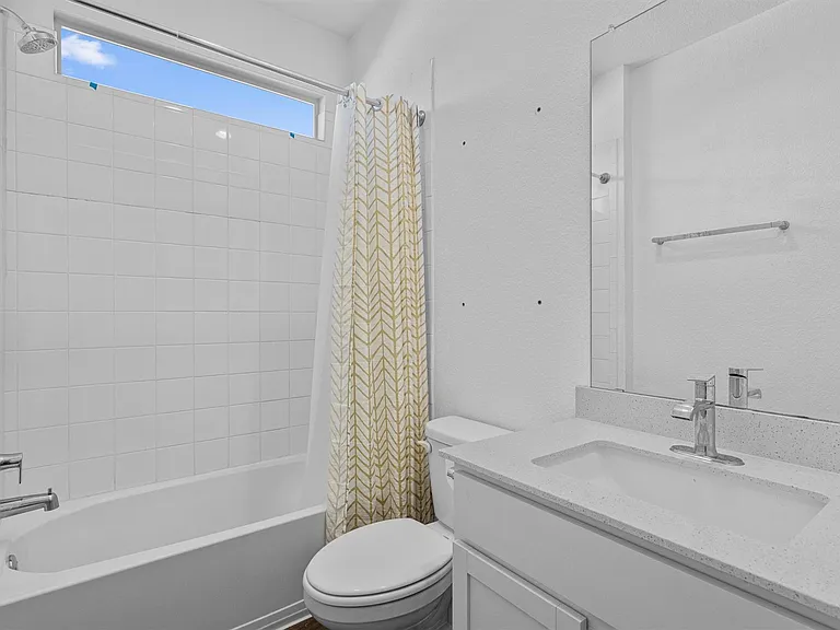 13513 Clerk St — Photo 23