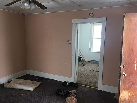 3rd image of 1651 Poplar St