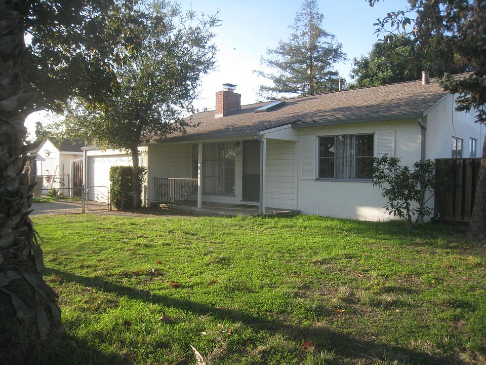 1st image of 10373 Doris Ct