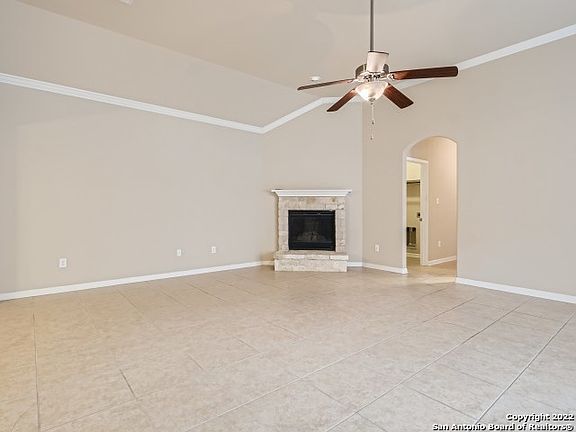 5th image of 417 Flippin Estate